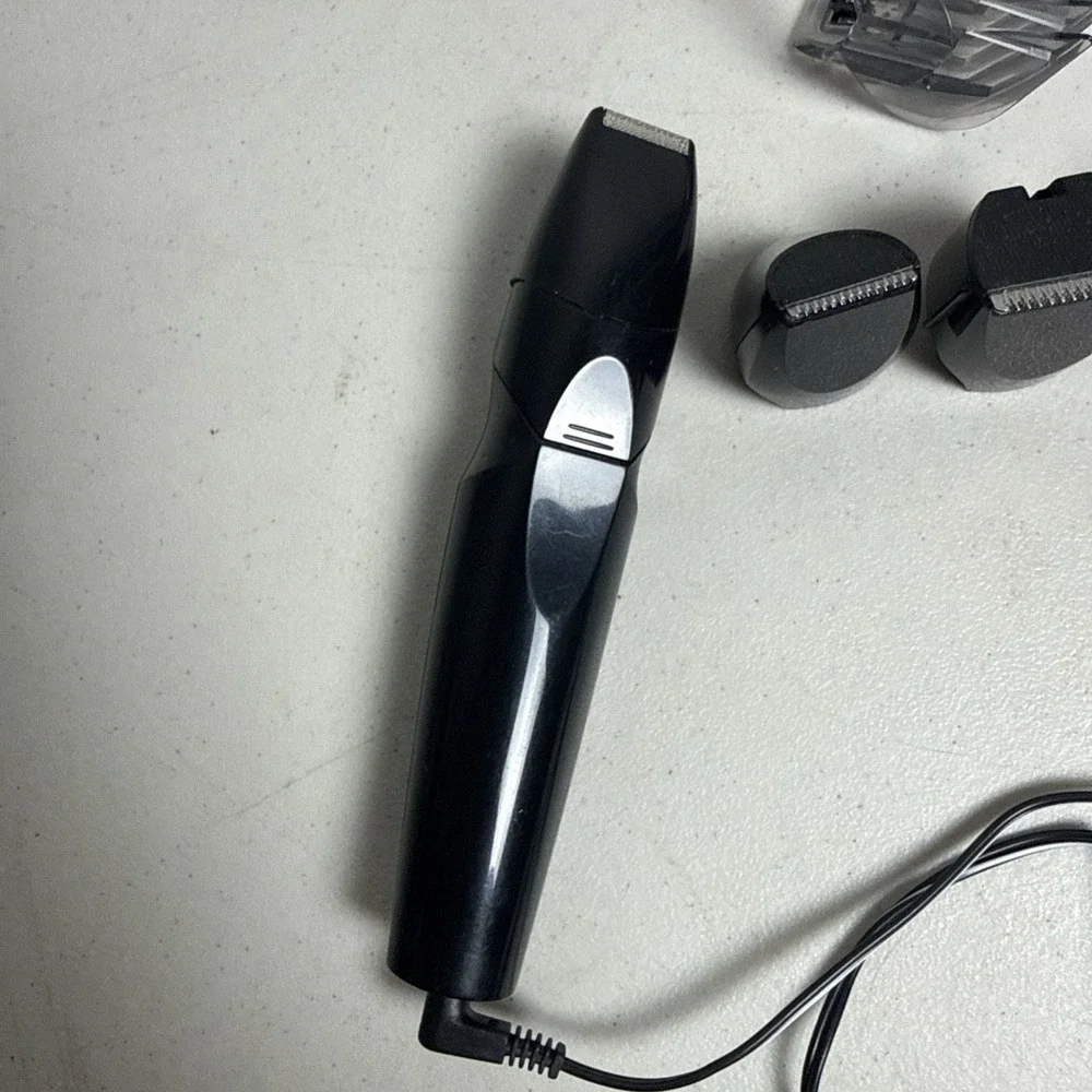 Philips Norelco All In 1 G370 Grooming  Shaving Kit Cordless No Stand
